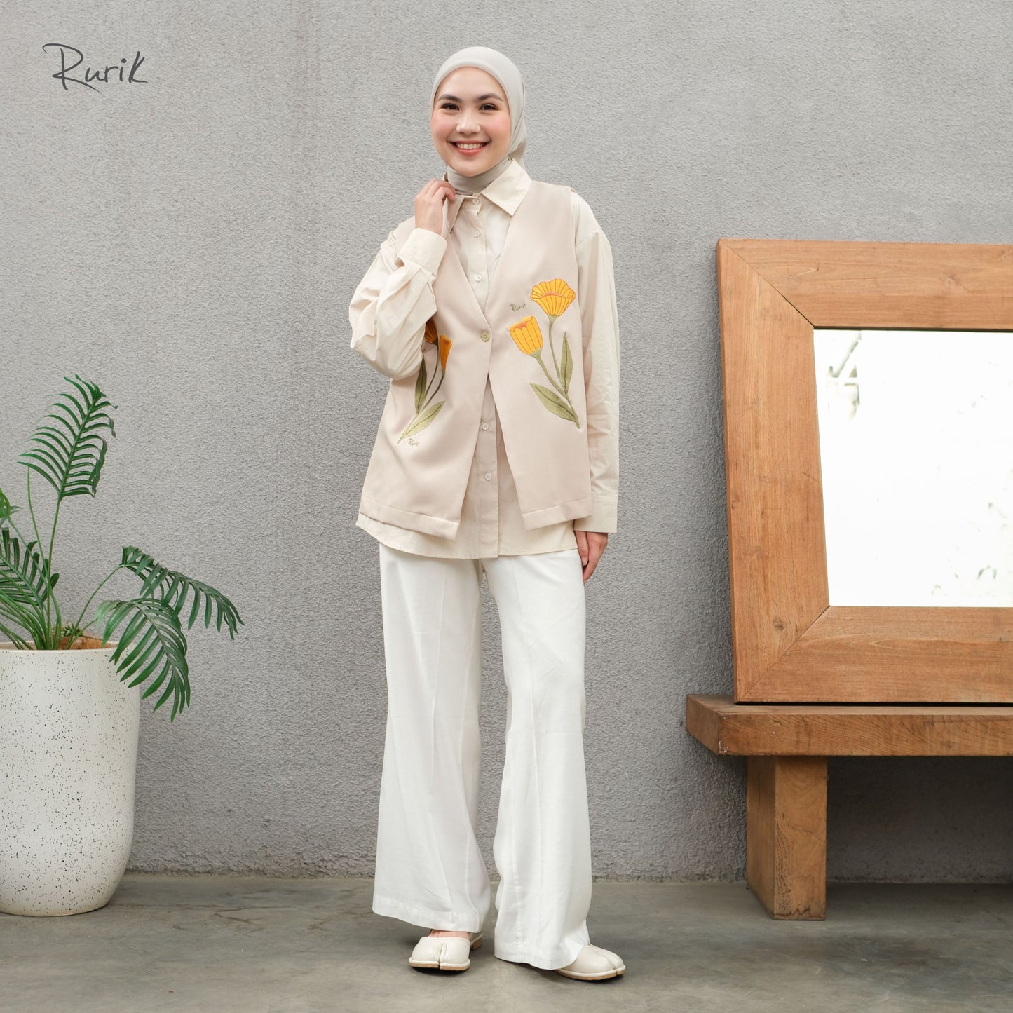 Amerta Embroidery Shirt