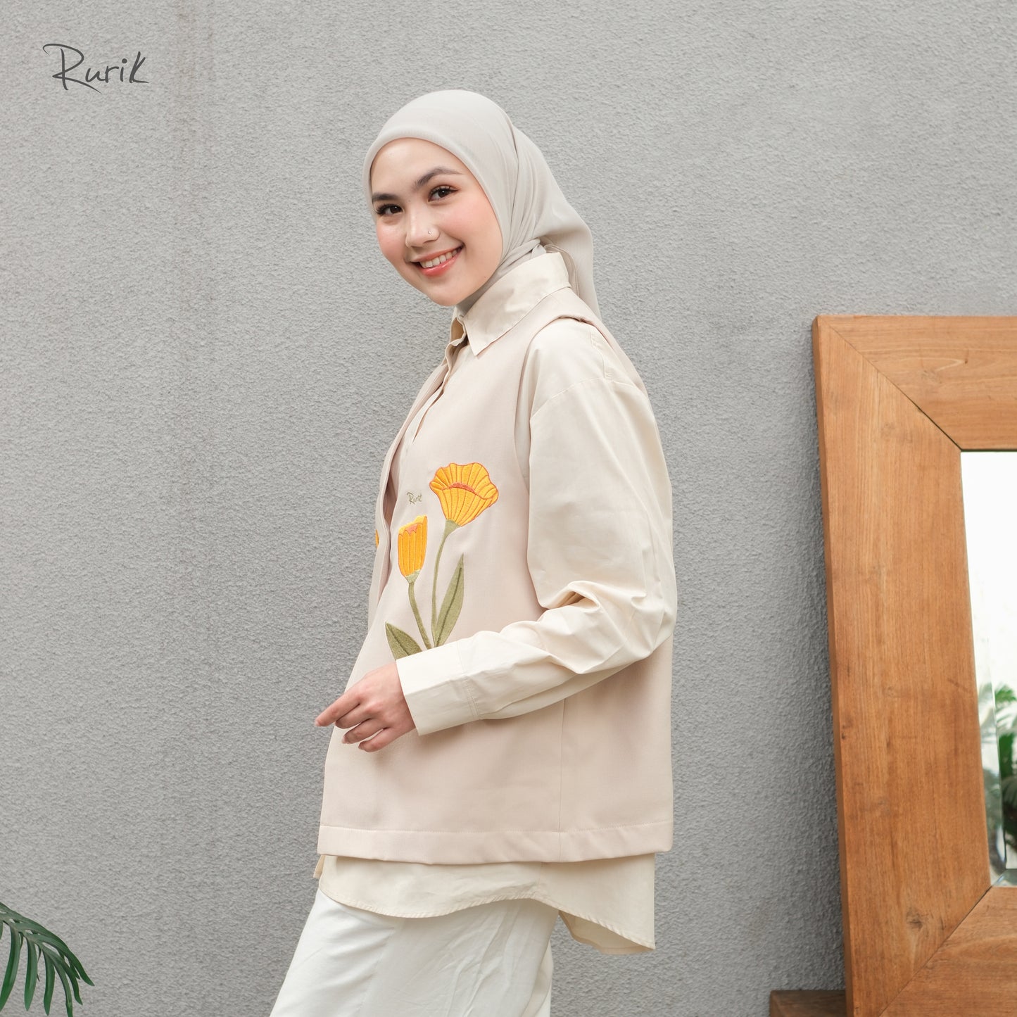 Amerta Embroidery Shirt
