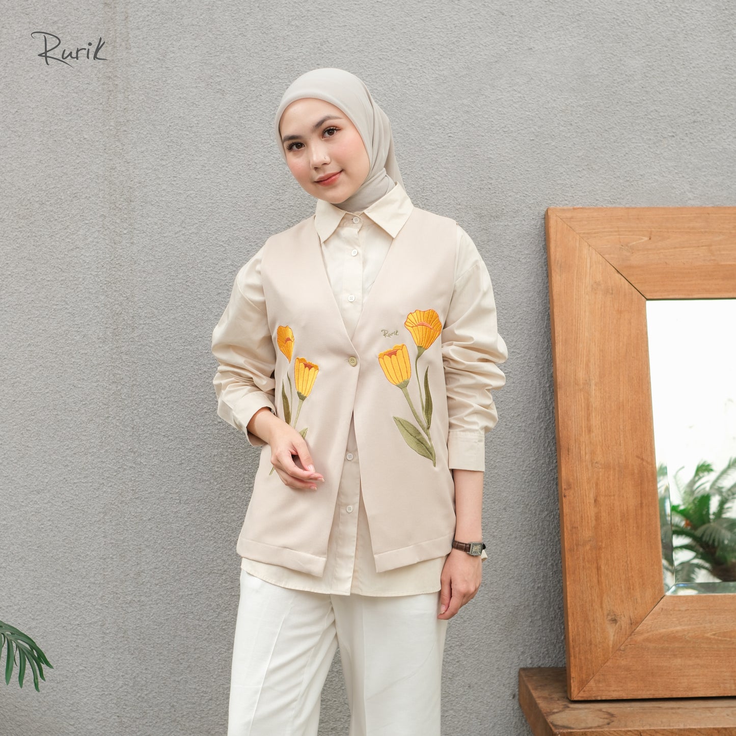 Amerta Embroidery Shirt