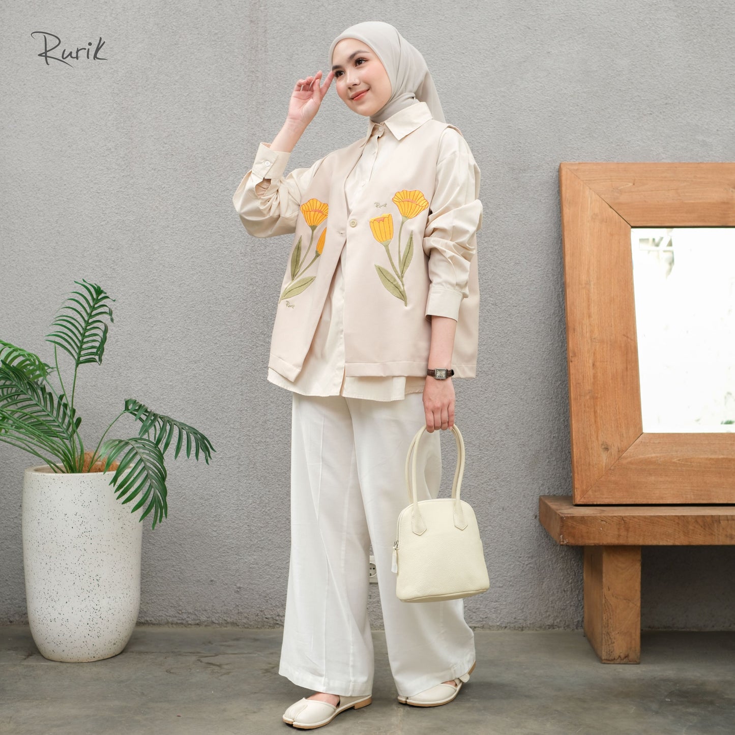 Amerta Embroidery Shirt