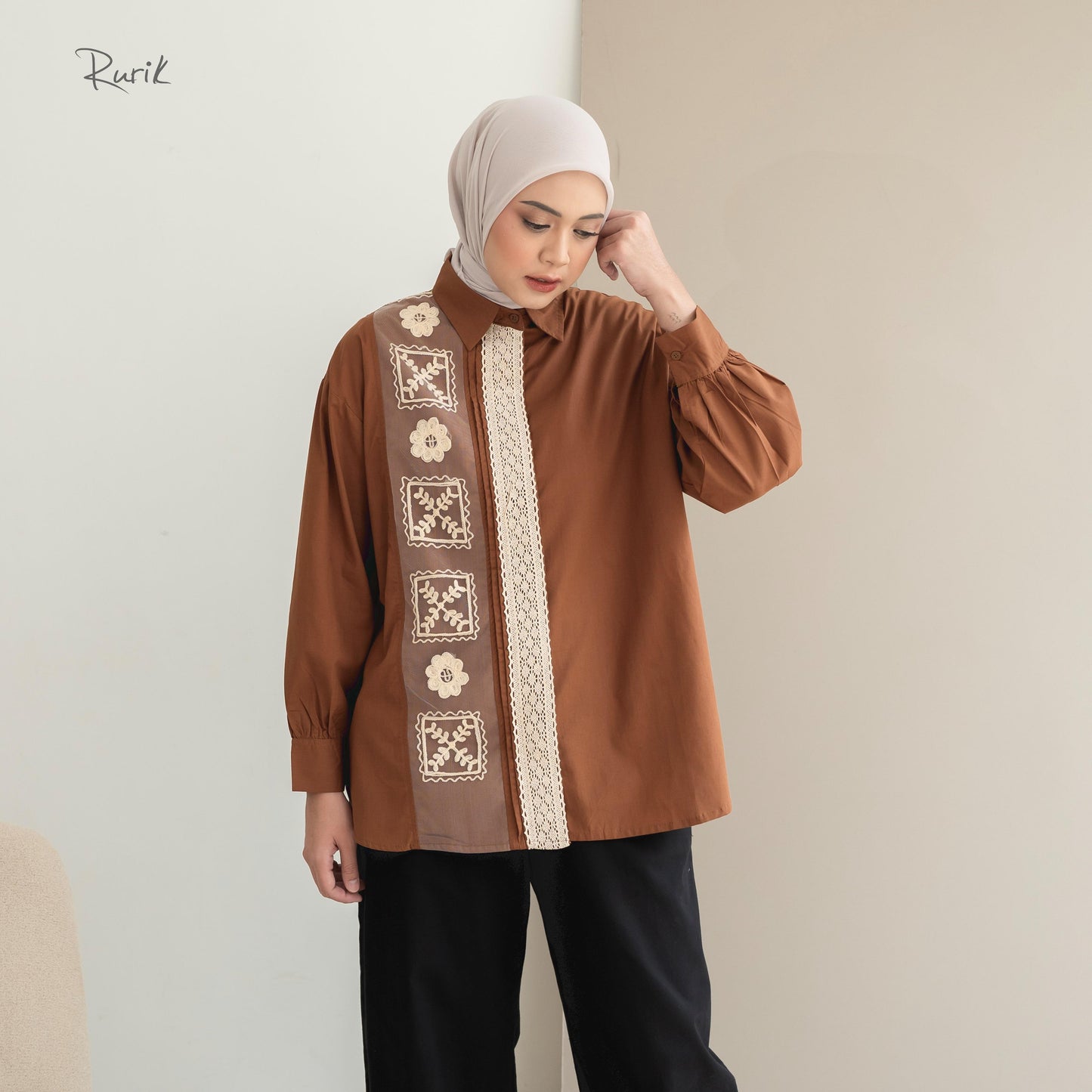 Yunika Embroidery Shirt