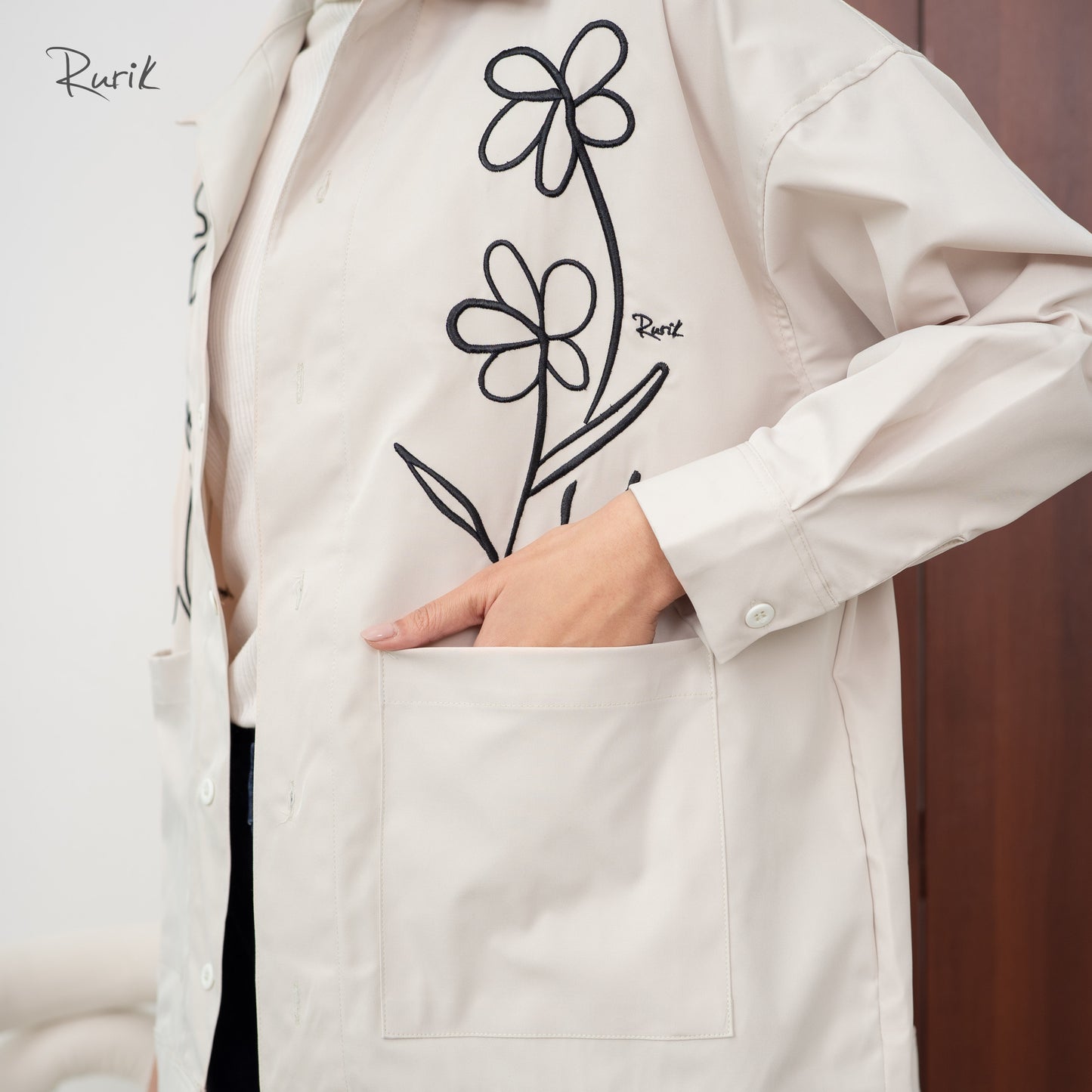 ナエマ刺繍シャツ