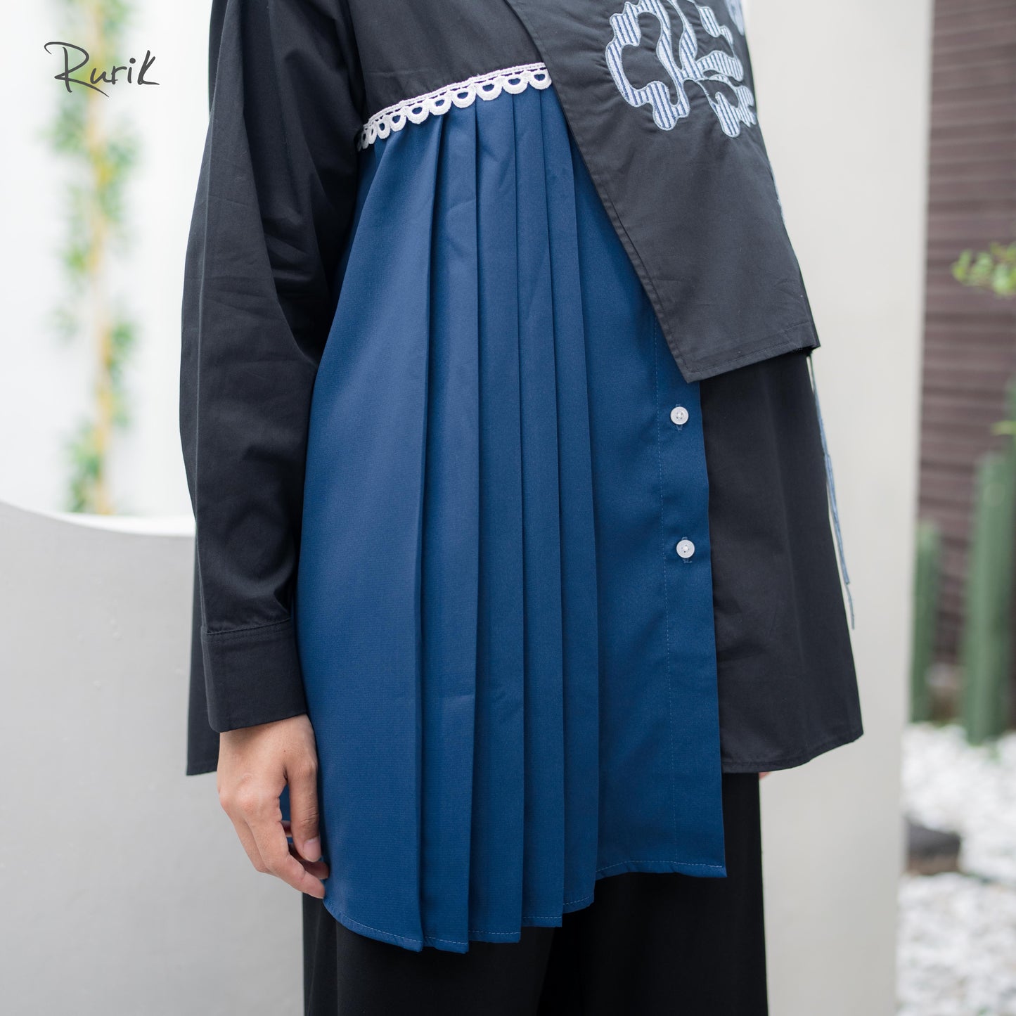 Carleens Embroidery Shirt