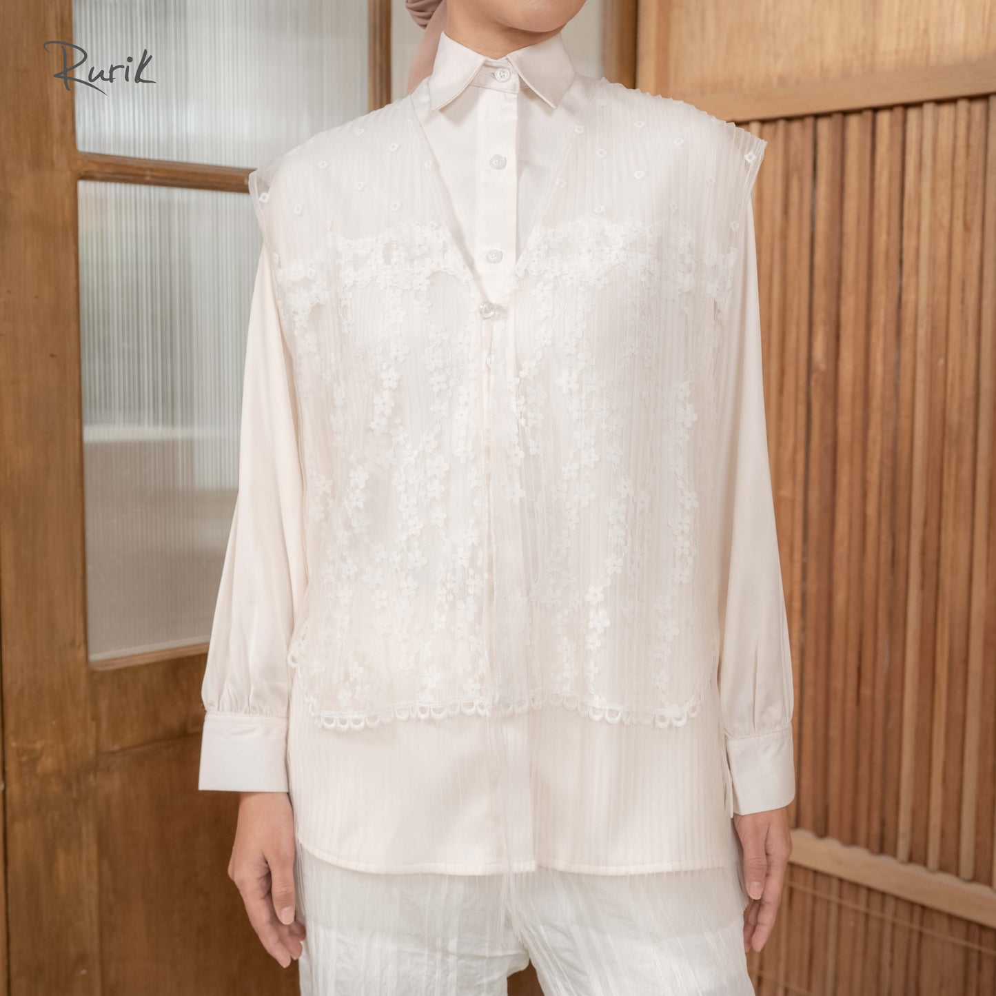 Amora Embroidery Shirt