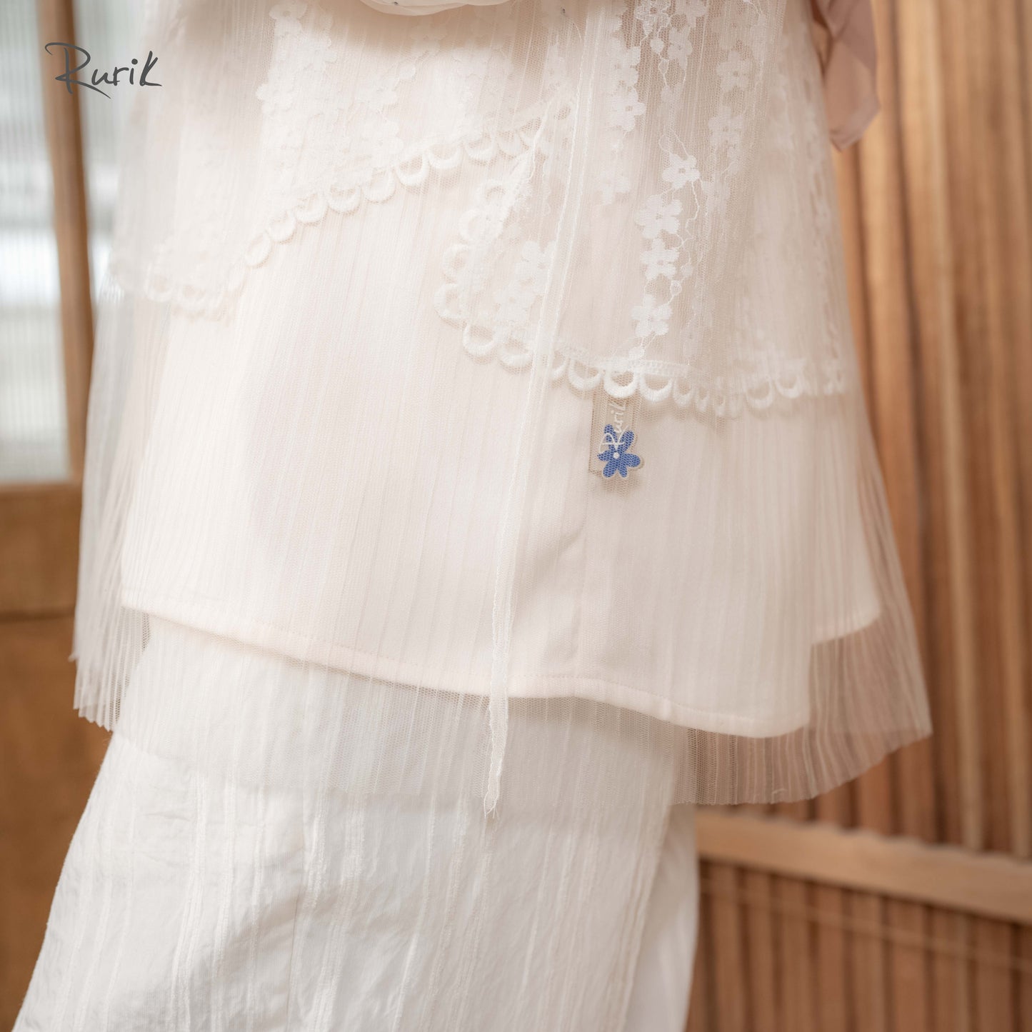 Amora Embroidery Shirt