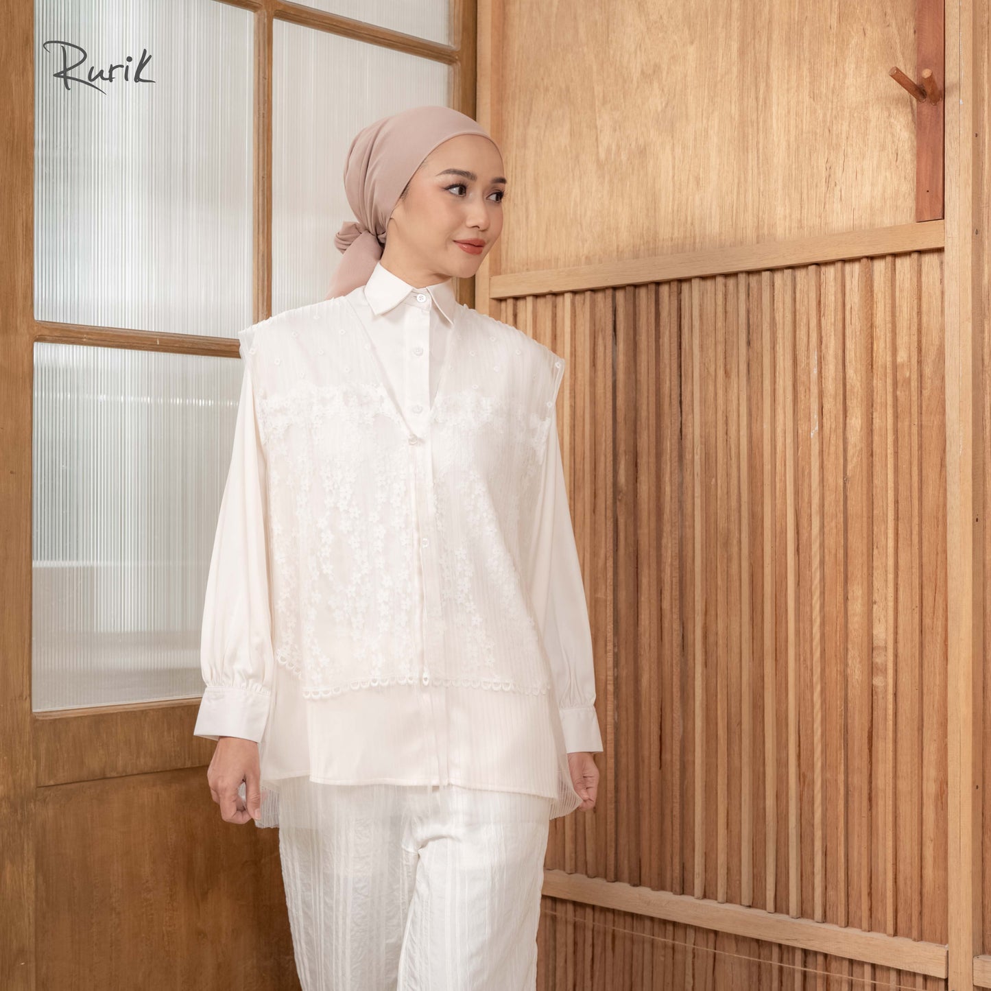 Amora Embroidery Shirt