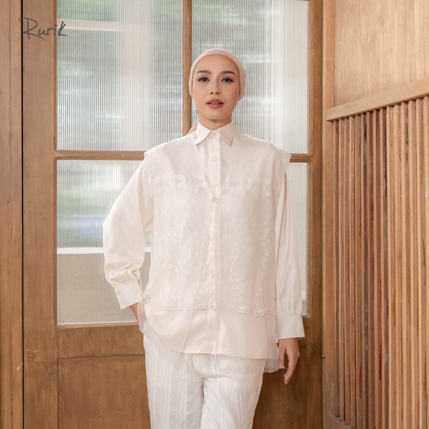 Amora Embroidery Shirt
