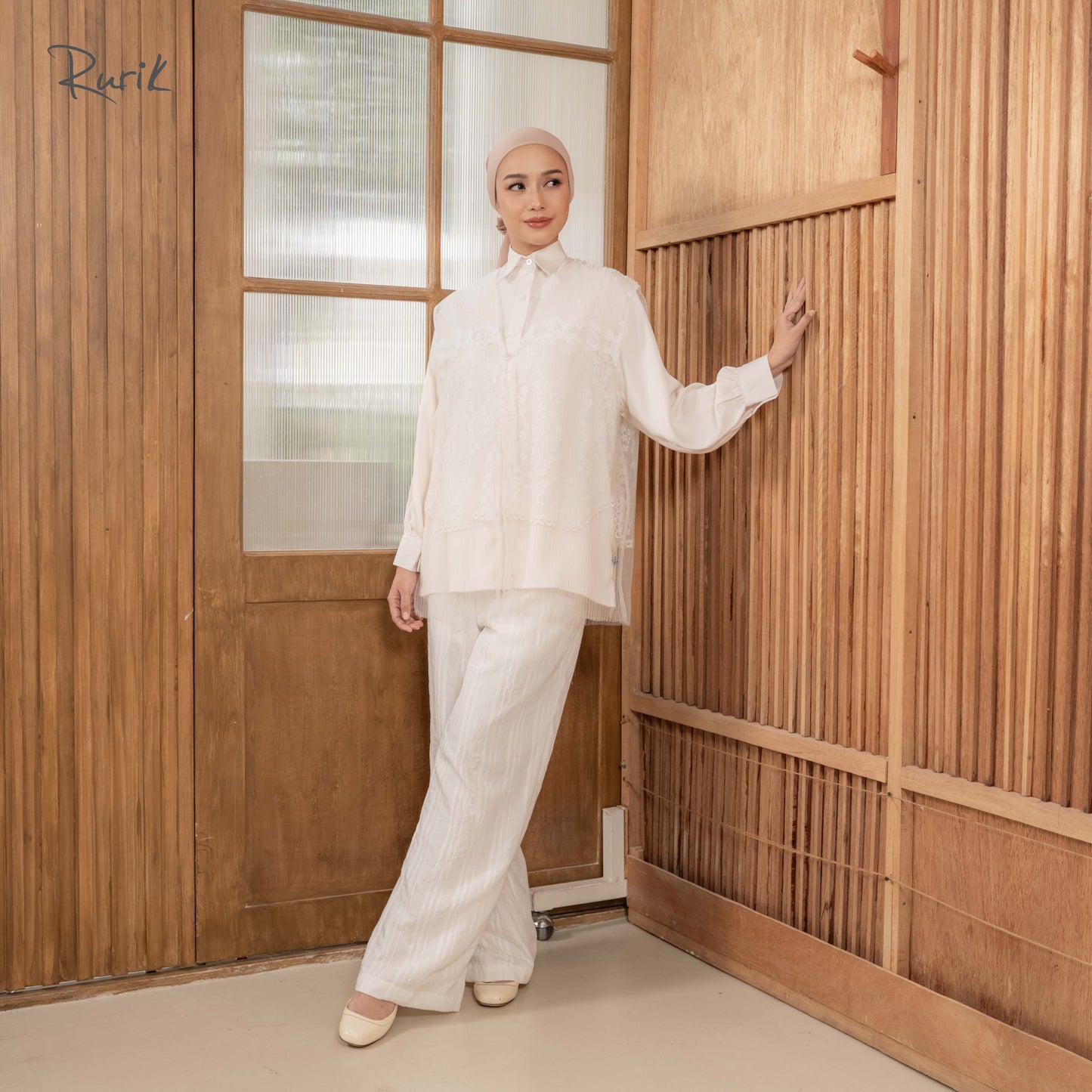 Amora Embroidery Shirt