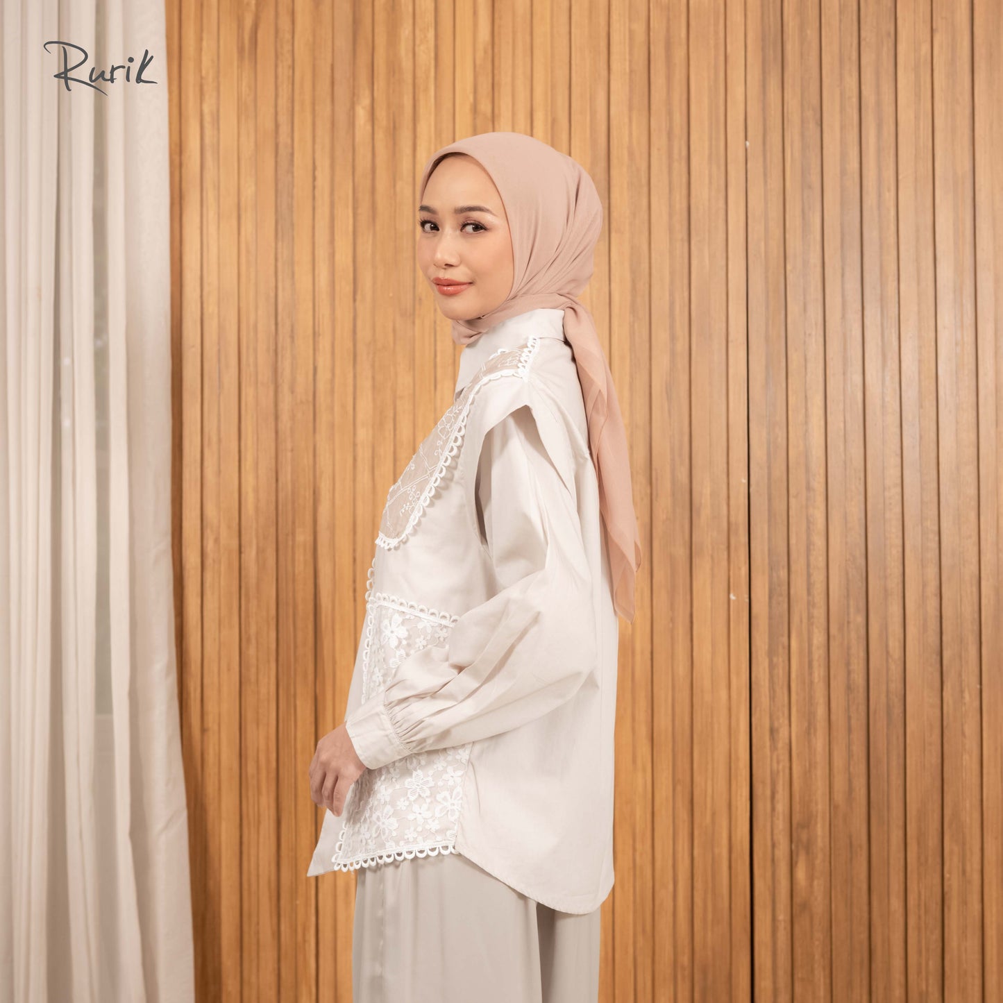 Casvia Embroidery Shirt