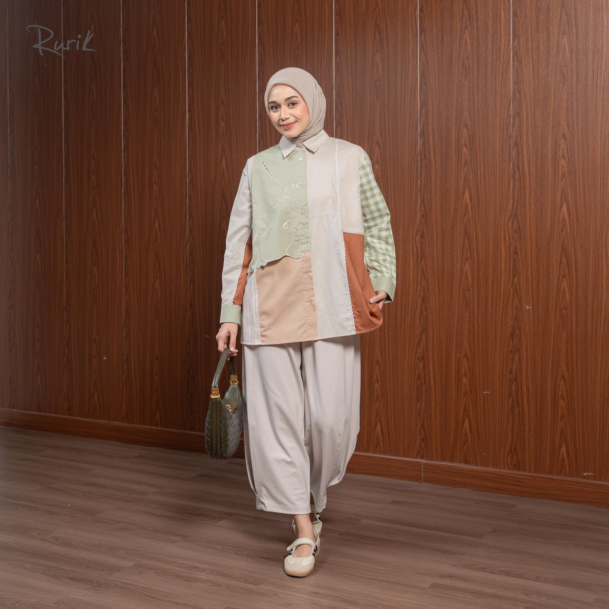 Norava Embroidery Shirt Beige