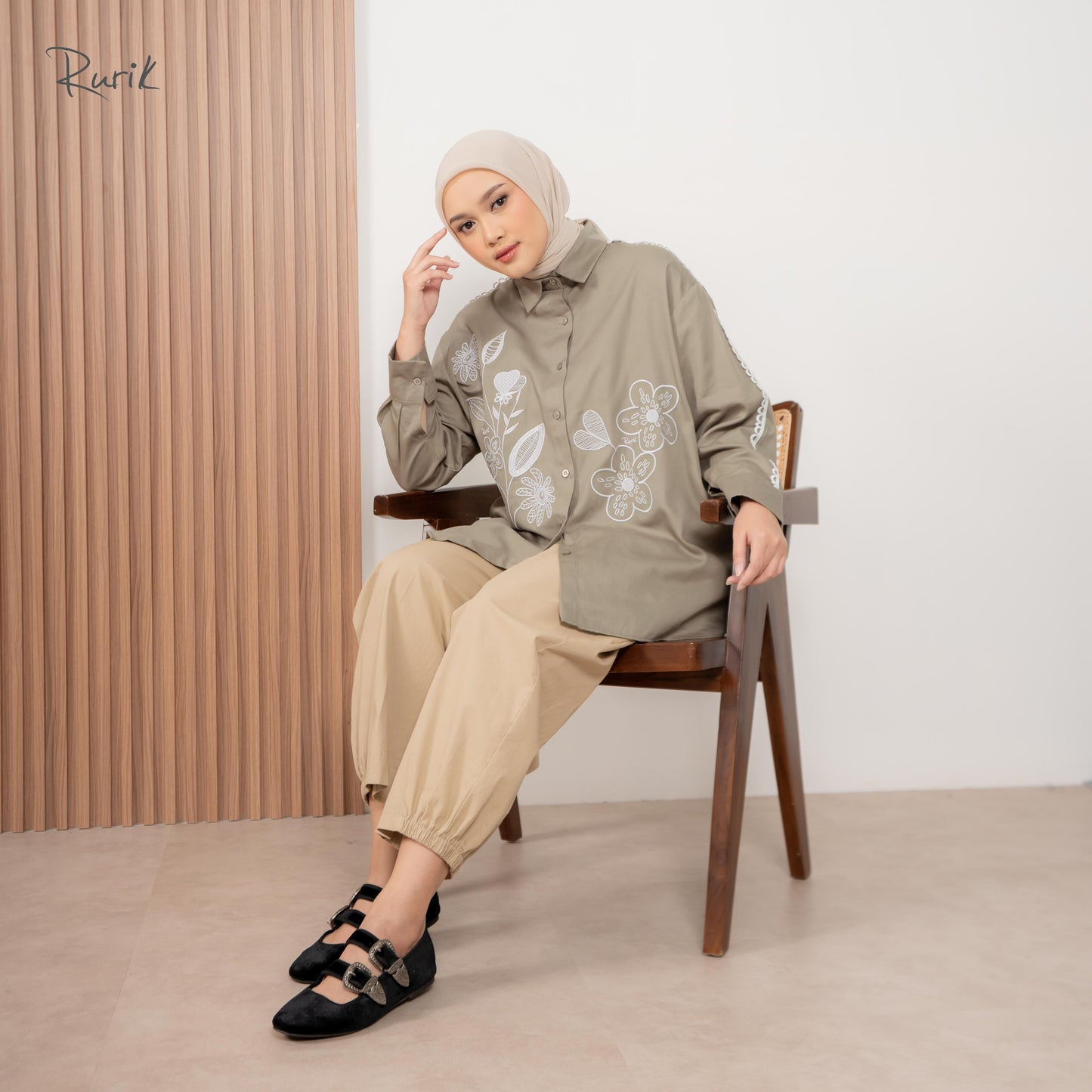 Felida Embroidery Shirt