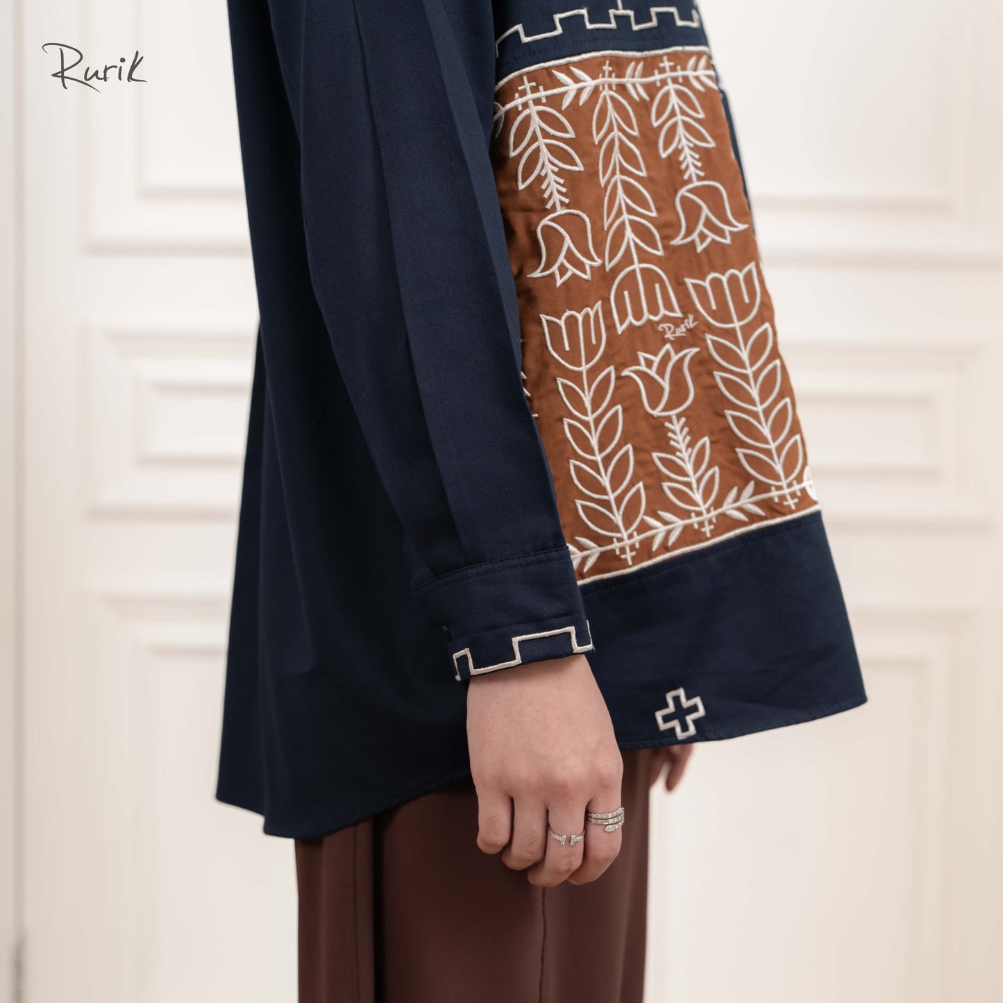 Noyra Embroidery Shirt