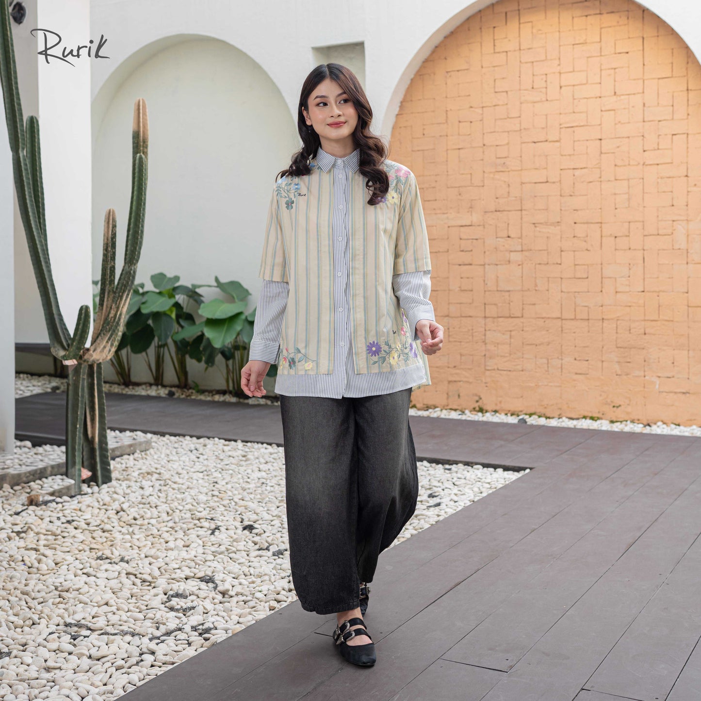 Besaka Embroidery Shirt