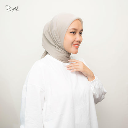 Hijab Wanita Segi Empat Paris